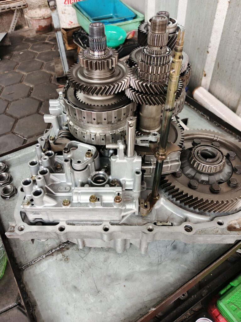 Ute matic Bekasi - servis transmisi mobil matic