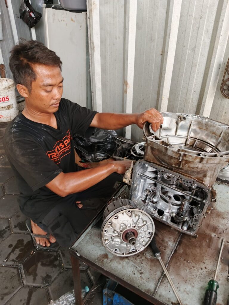 Bengkel spesialis mobil matic Bekasi