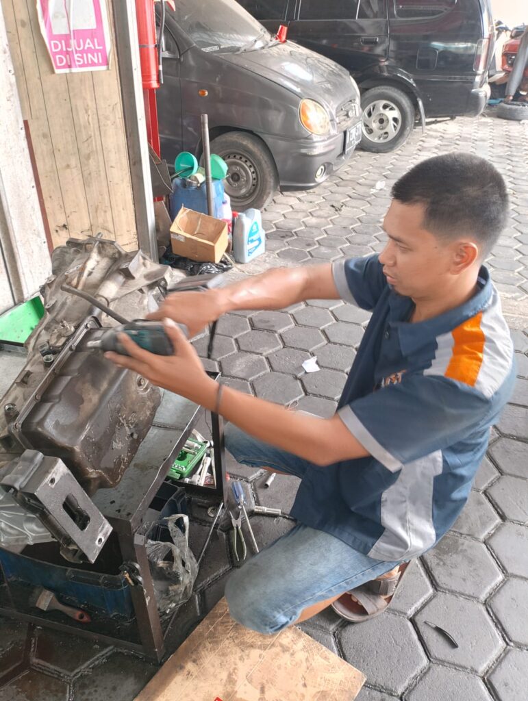 Mobil matic tidak bisa maju di periksa teknisi transmisi