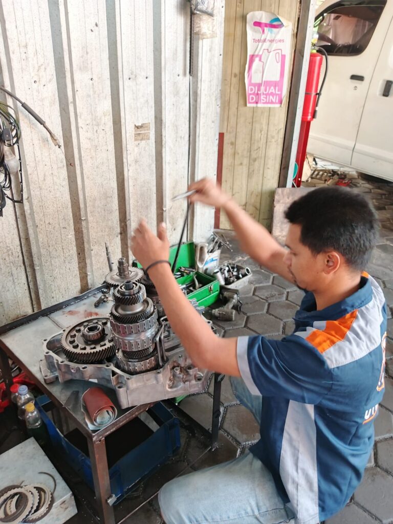 Pengecekan gejala solenoid matic rusak di bengkel UTE MATIC Bekasi