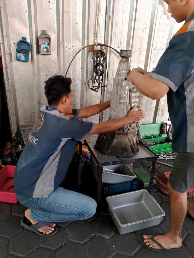 Bengkel spesialis mobil matic Cibitung Bekasi