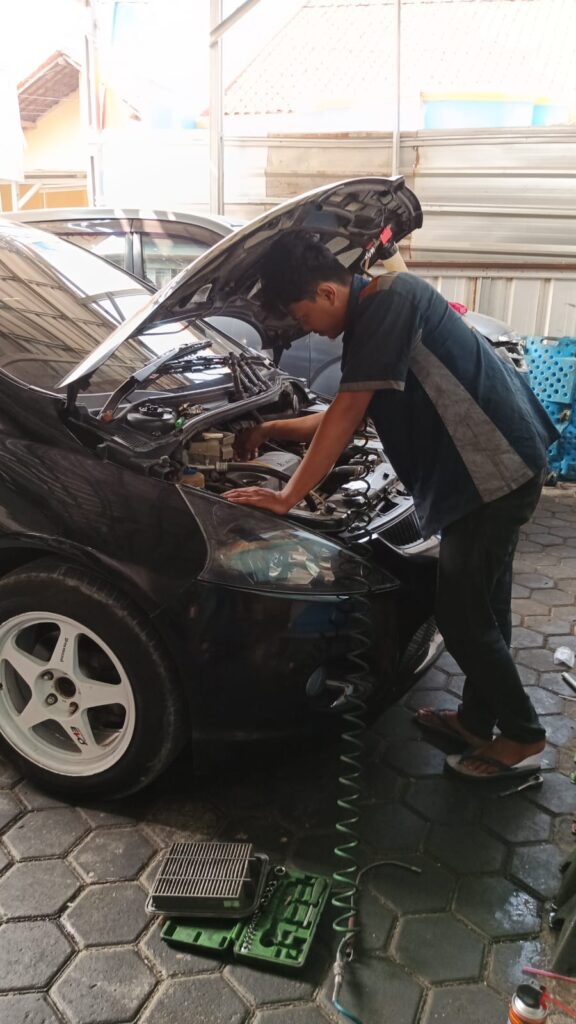 Pengecekan Toyota Calya delay dan jeduk di bengkel UTE MATIC Bekasi